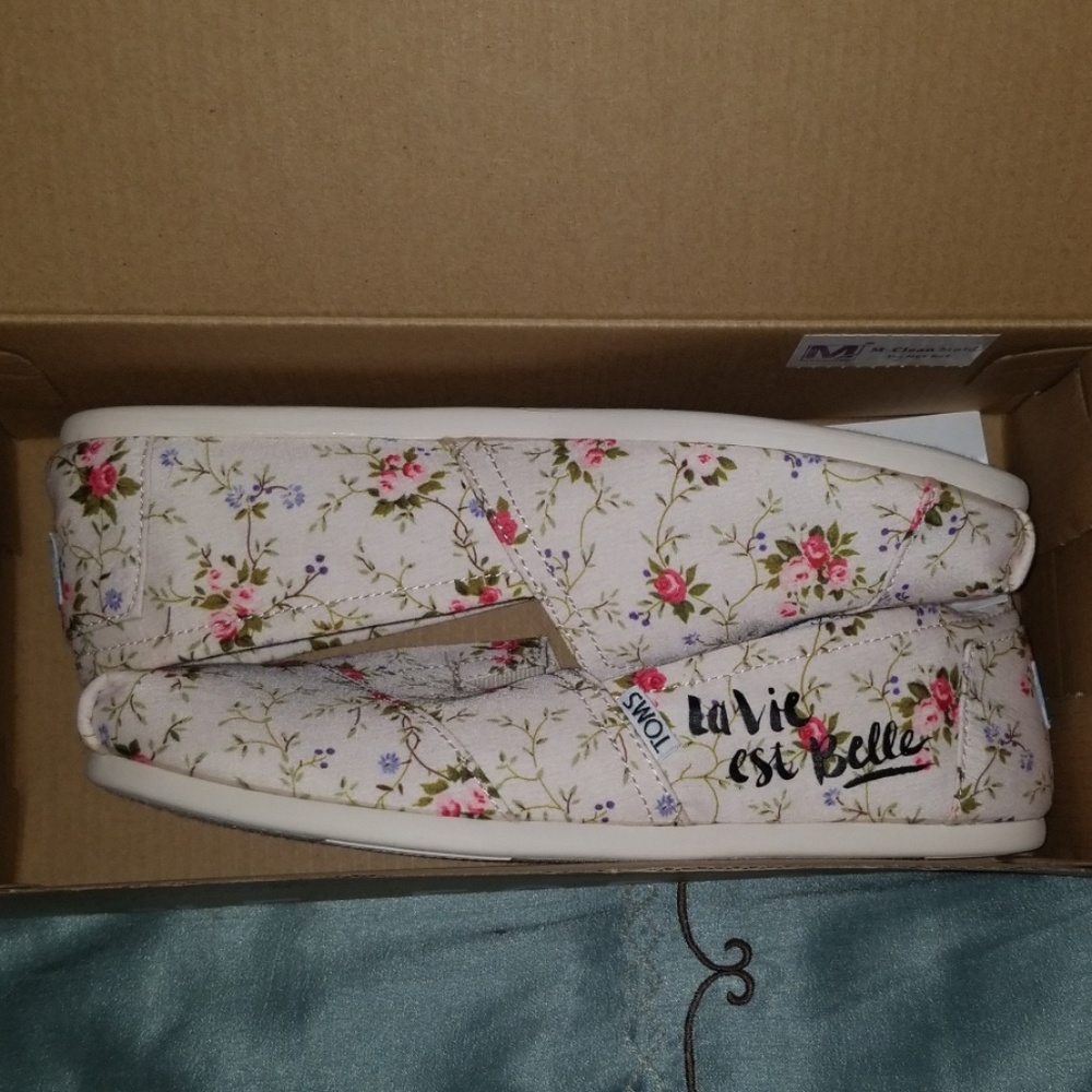 Toms